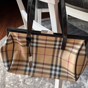 Burberry purse